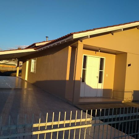 乌鲁比西Casa Karina别墅 外观 照片